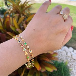 Flower 🌸 and gold